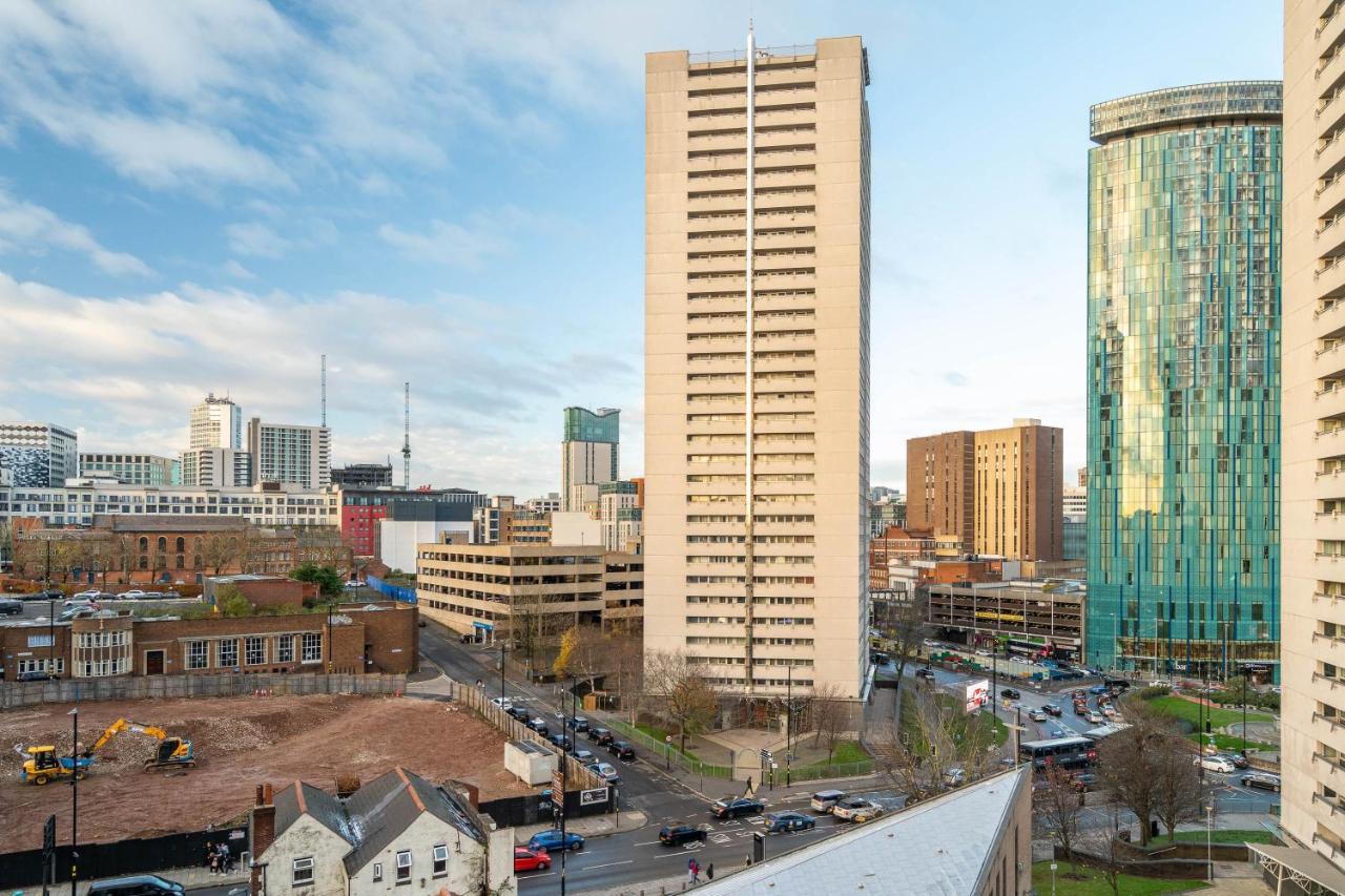 Maevela Apartments ☆ Pink Luxury Apartment With Balcony - Birmingham City Centre - 5 Min Walk From Bullring, Cube, Mailbox, New Street Station - Free Netflix & Wifi المظهر الخارجي الصورة
