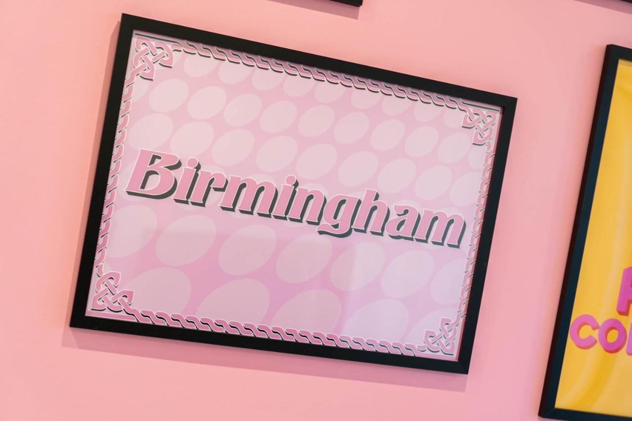 Maevela Apartments ☆ Pink Luxury Apartment With Balcony - Birmingham City Centre - 5 Min Walk From Bullring, Cube, Mailbox, New Street Station - Free Netflix & Wifi المظهر الخارجي الصورة