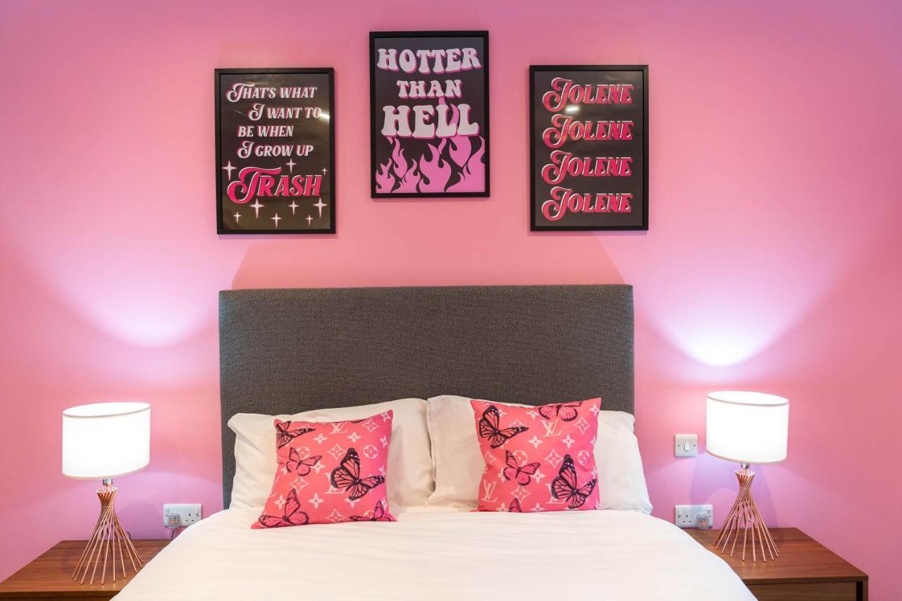 Maevela Apartments ☆ Pink Luxury Apartment With Balcony - Birmingham City Centre - 5 Min Walk From Bullring, Cube, Mailbox, New Street Station - Free Netflix & Wifi المظهر الخارجي الصورة
